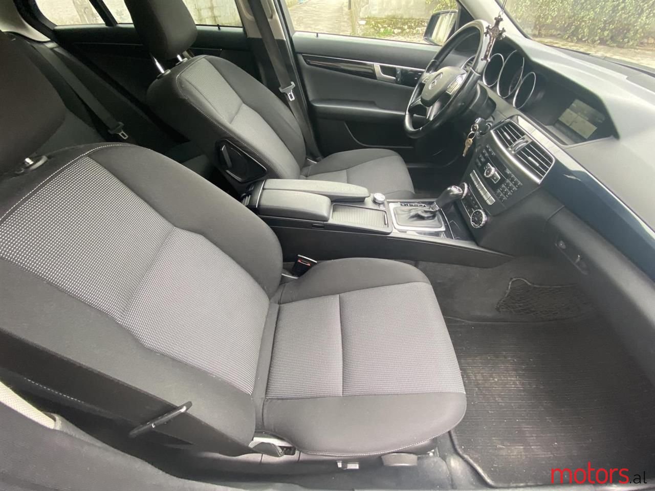 2015' Mercedes-Benz C 180 photo #4