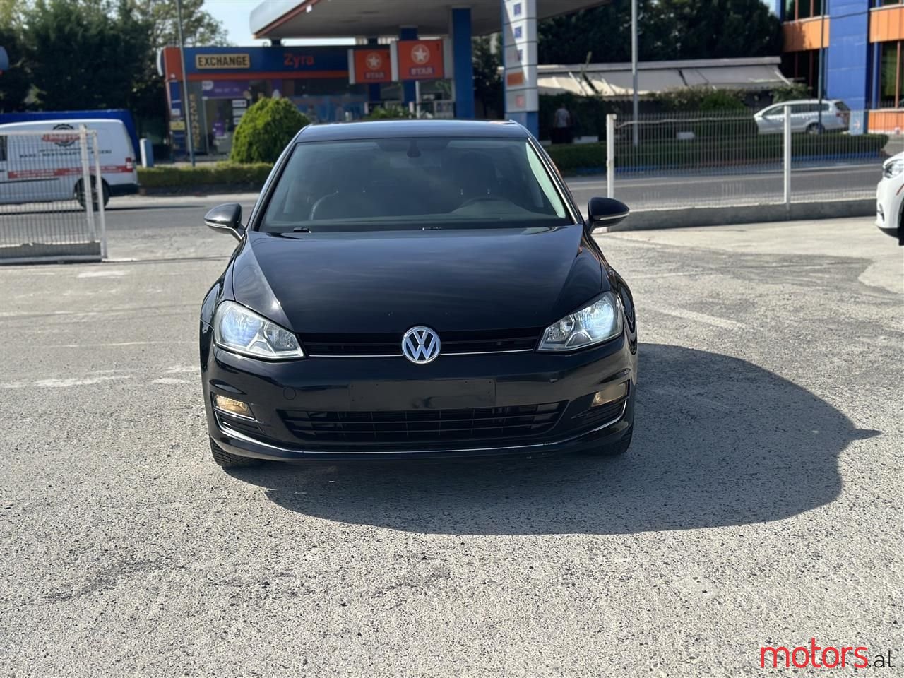 2013' Volkswagen Golf photo #2