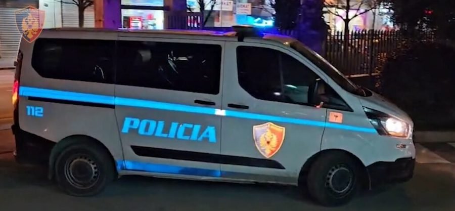 Aksident i rëndë/ Përplasen dy automjete, humb jetën një 29-vjeçar, plagoset një tjetër