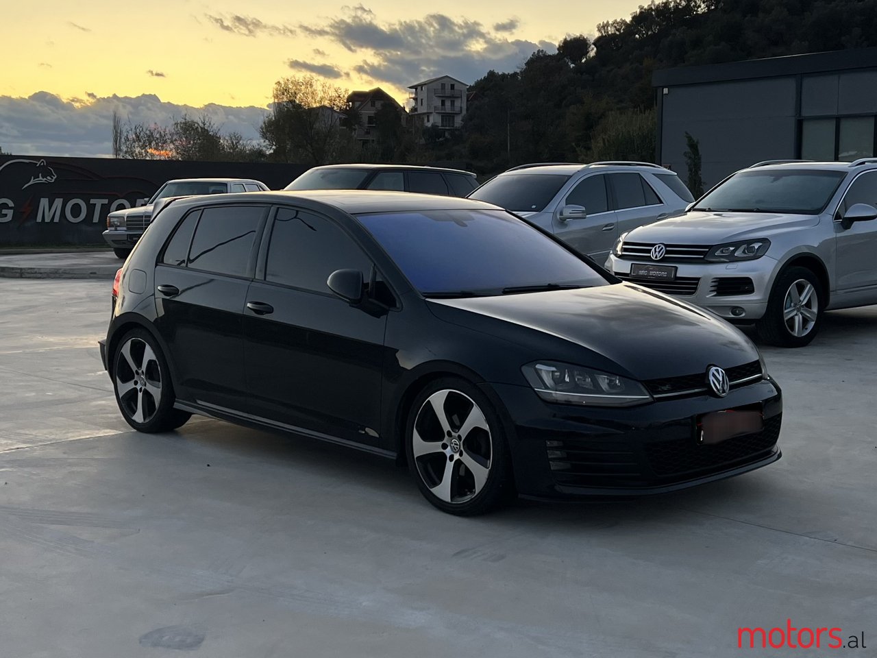 2014' Volkswagen Golf photo #2