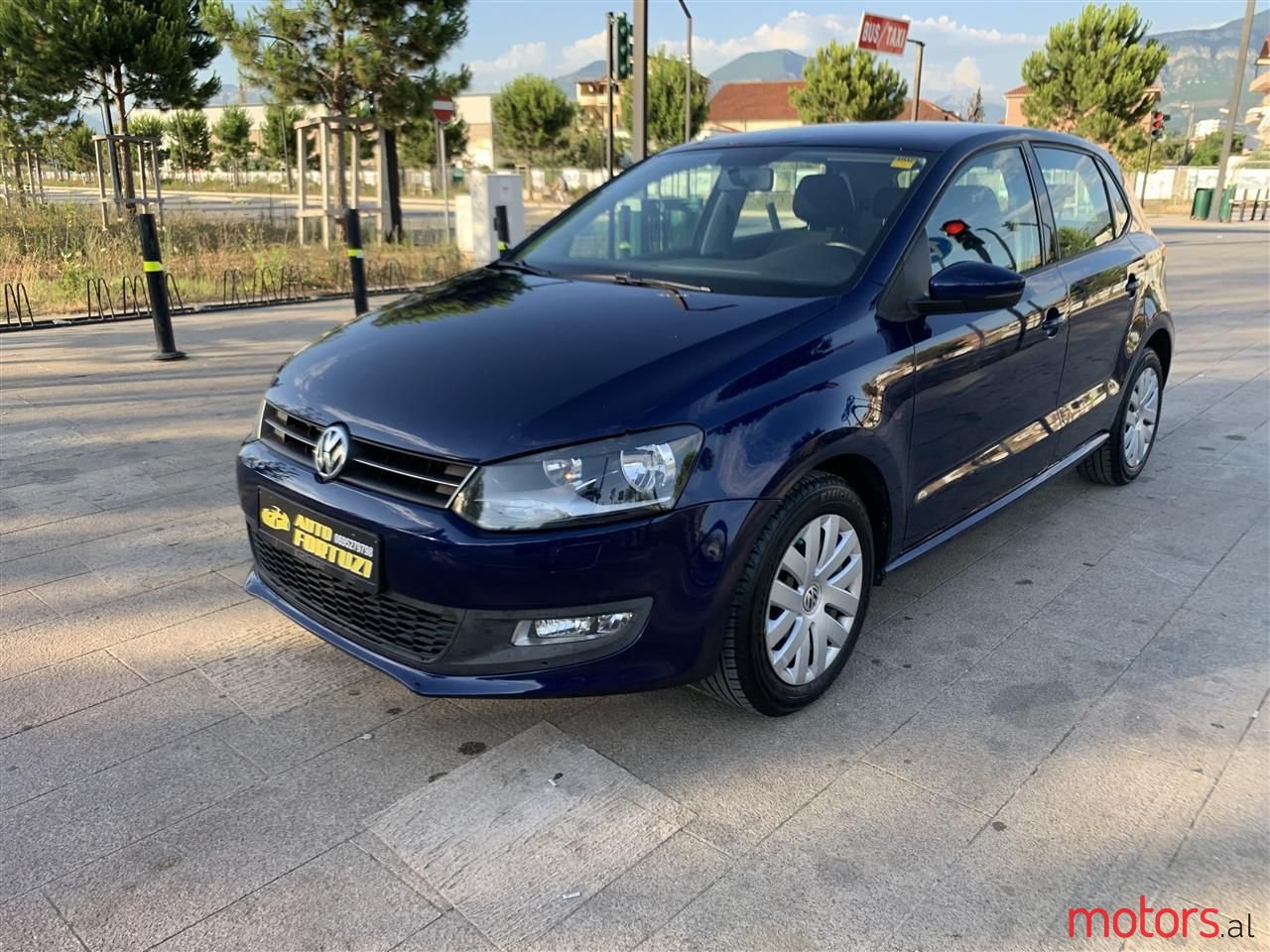 2010' Volkswagen Polo photo #6