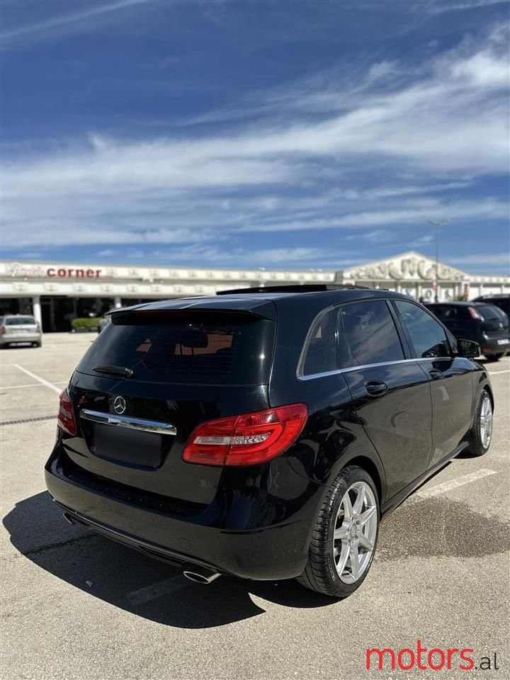 2013' Mercedes-Benz B 250 photo #5