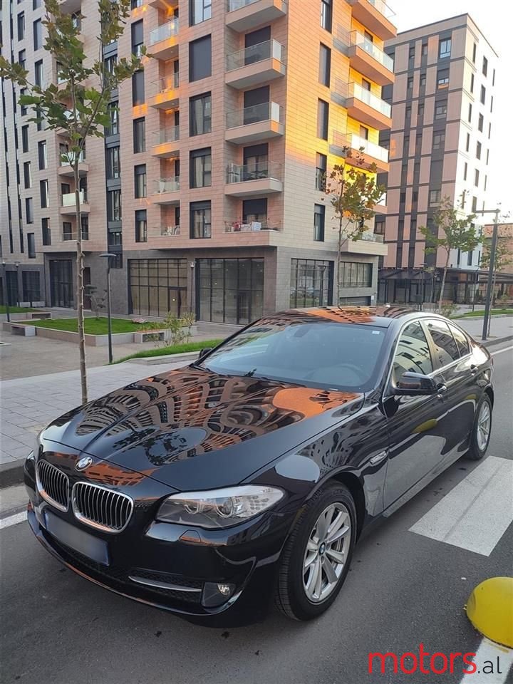 2012' BMW 520 photo #1