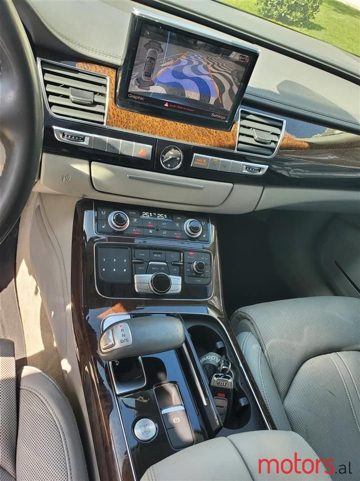 2011' Audi A8 photo #6