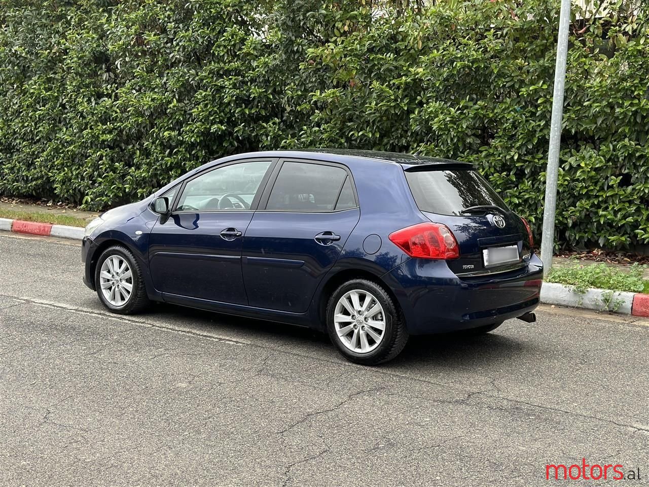 2007' Toyota Auris photo #3