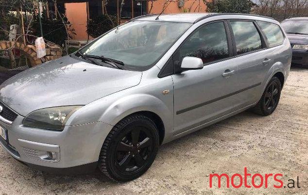 2004' Ford Focus photo #2