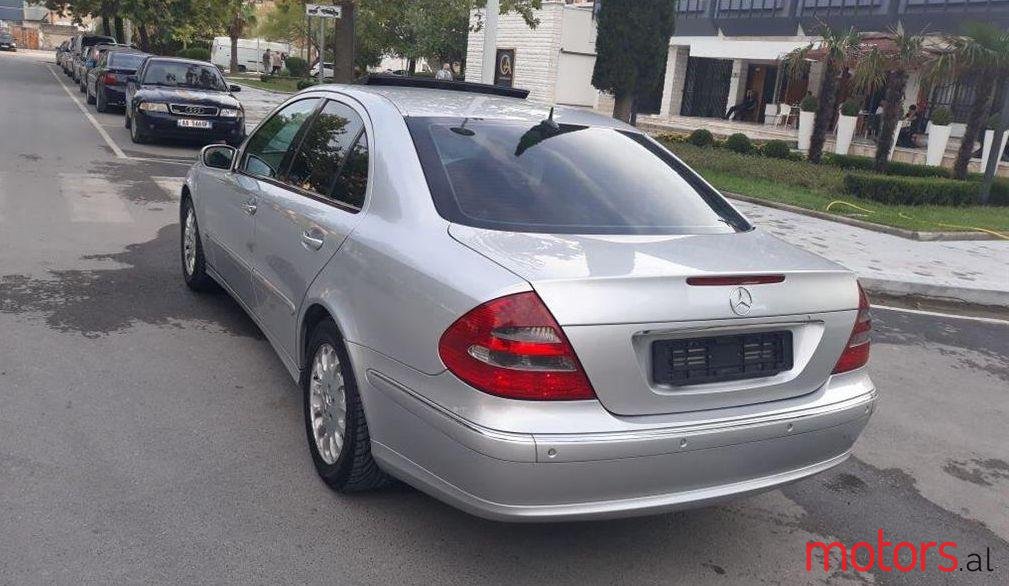 2003' Mercedes-Benz E 270 photo #3