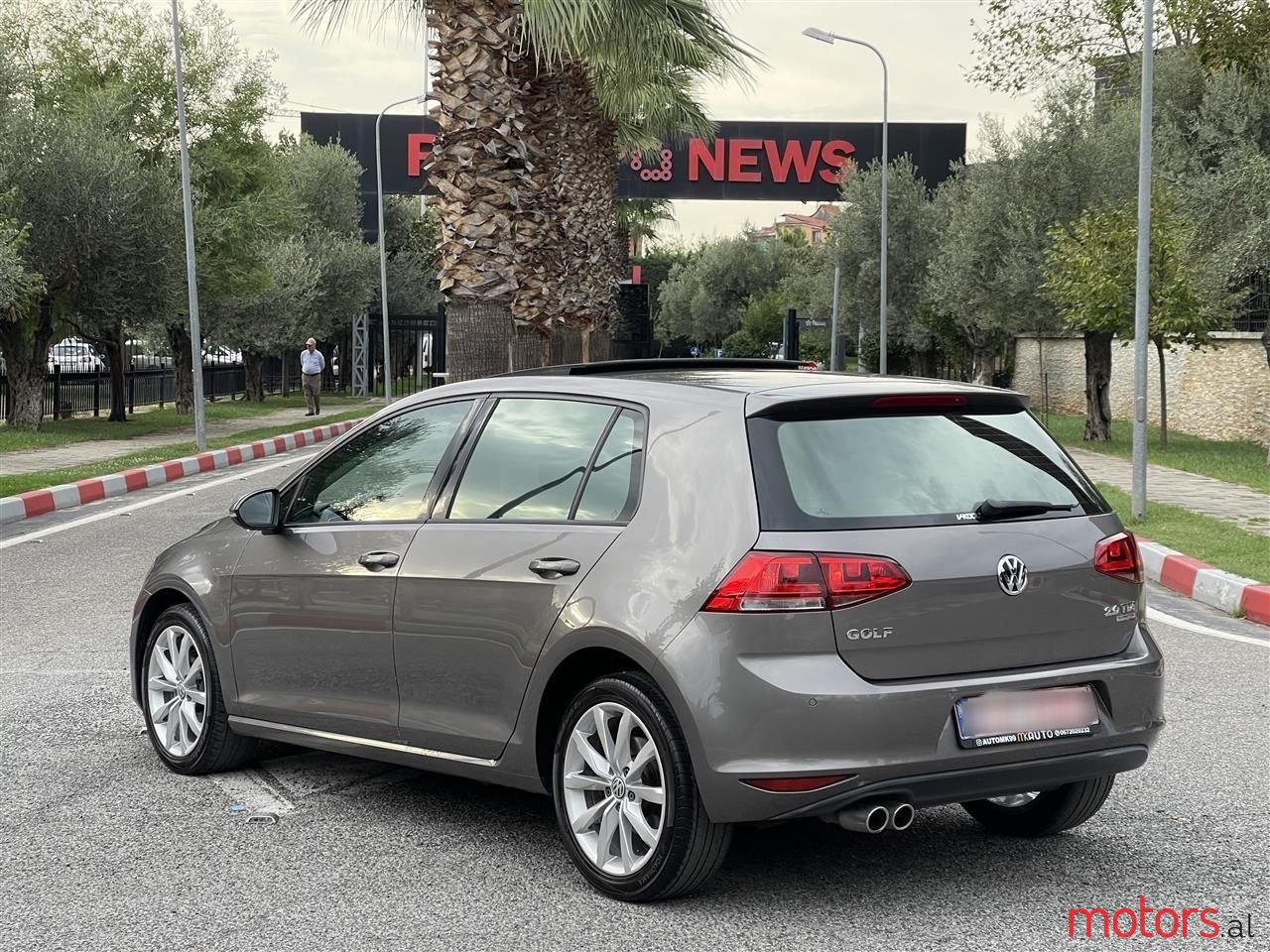 2014' Volkswagen Golf photo #5