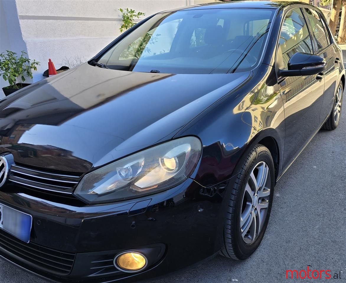 2010' Volkswagen Golf photo #2