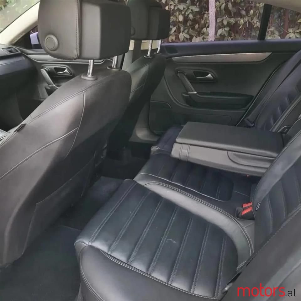 2015' Volkswagen Passat photo #4