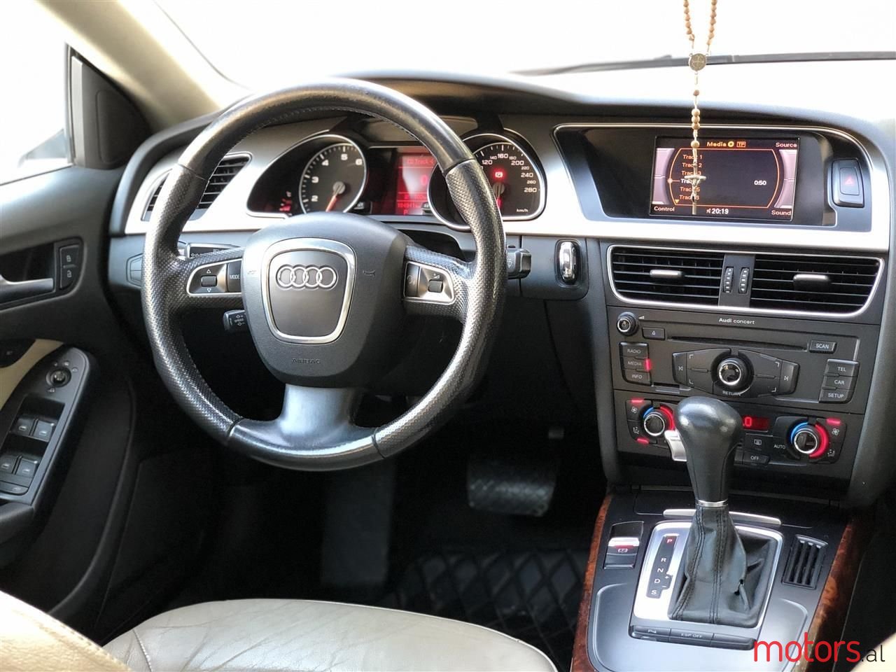 2010' Audi A5 photo #6