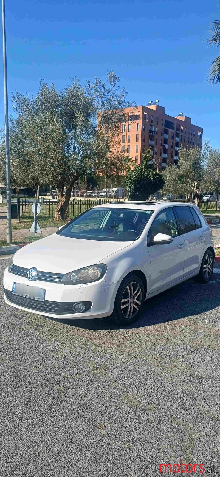2011' Volkswagen Golf photo #1