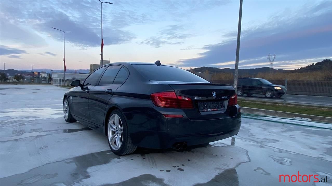 2014' BMW 535 photo #5