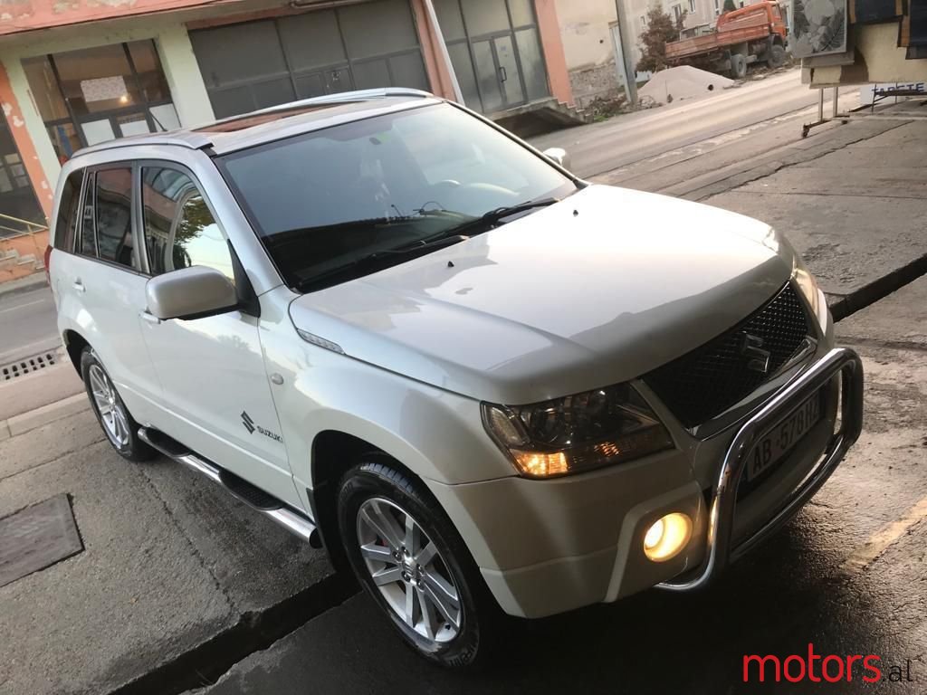 2009' Suzuki Grand Vitara photo #4