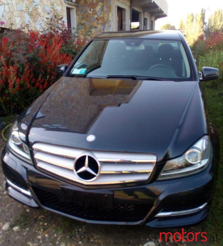 2011' Mercedes-Benz C 220 photo #2