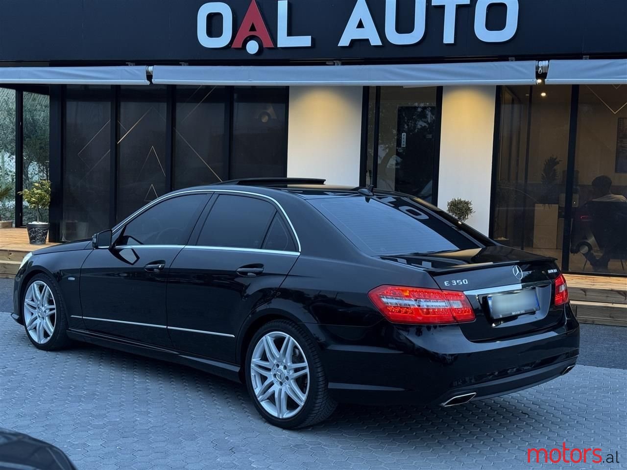 2011' Mercedes-Benz E 350 photo #4