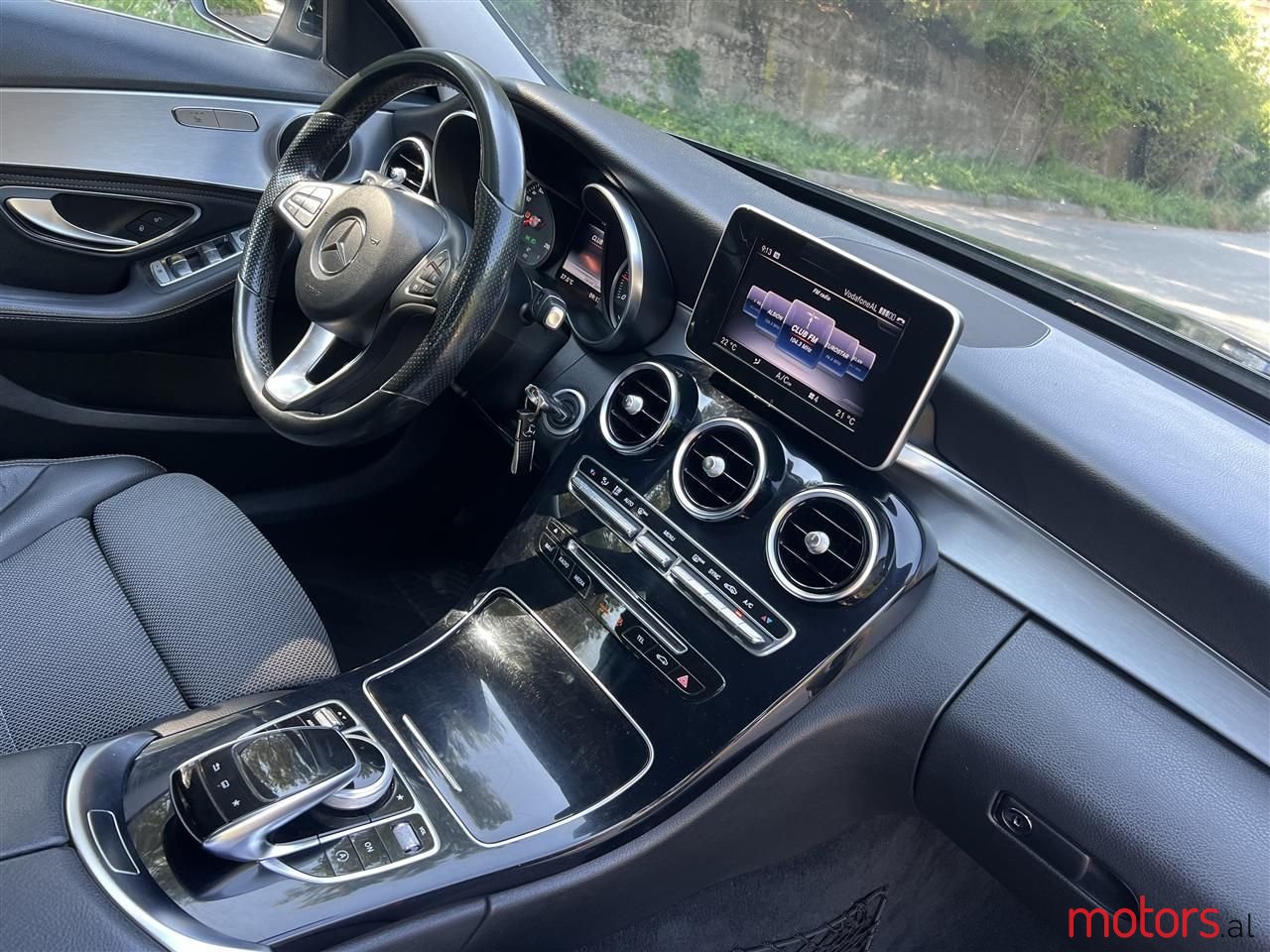 2015' Mercedes-Benz C 220 photo #2