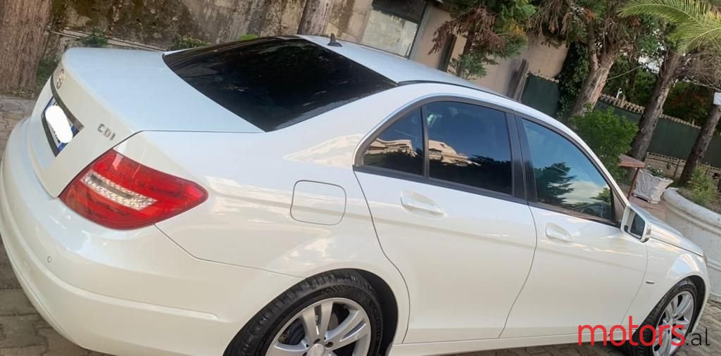 2011' Mercedes-Benz C 220 photo #2