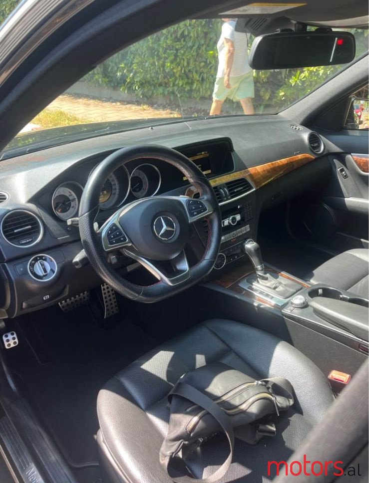 2012' Mercedes-Benz C 300 photo #2