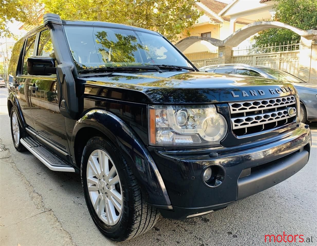 2010' Land Rover Discovery photo #5