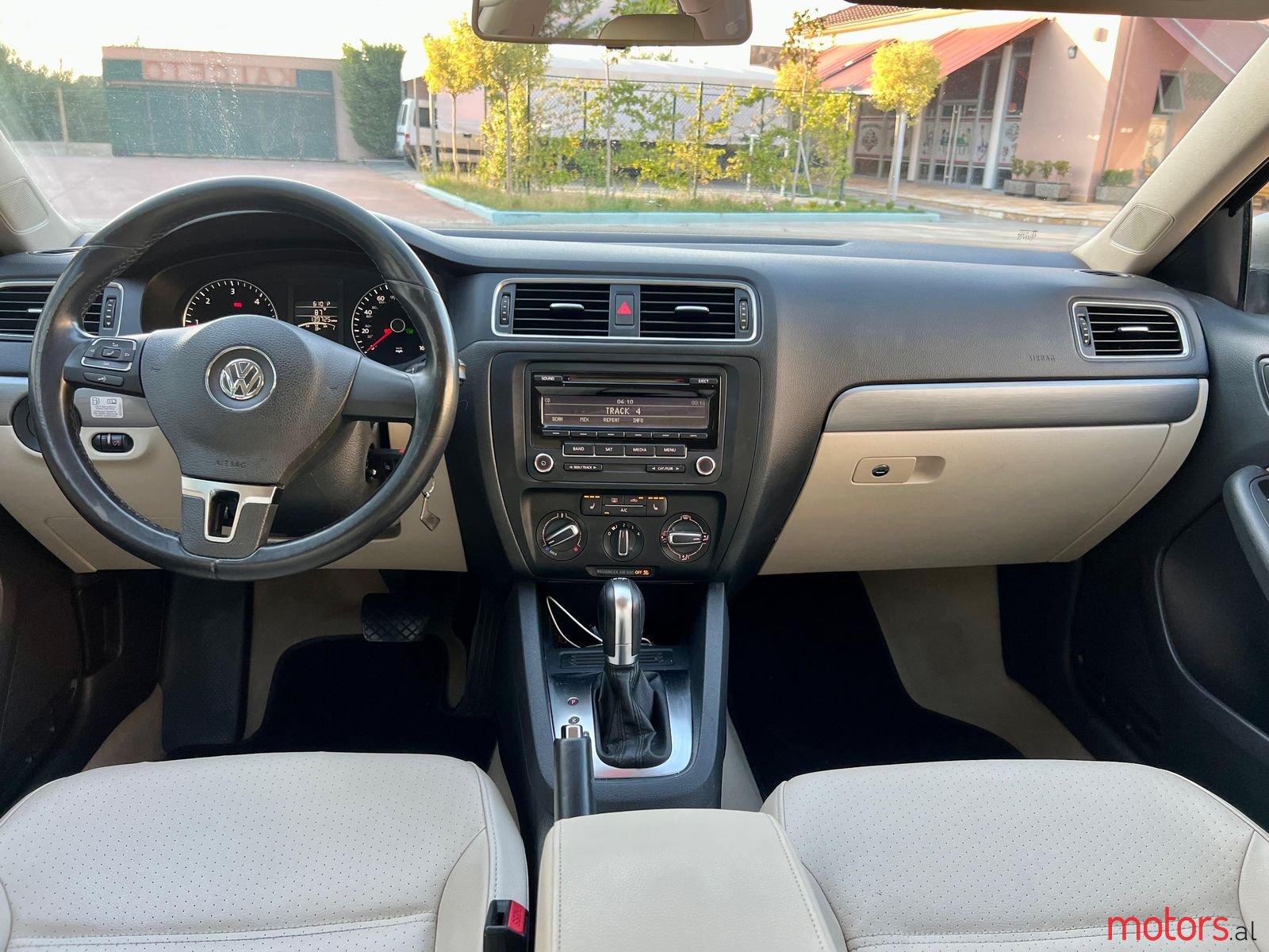 2014' Volkswagen Jetta photo #3