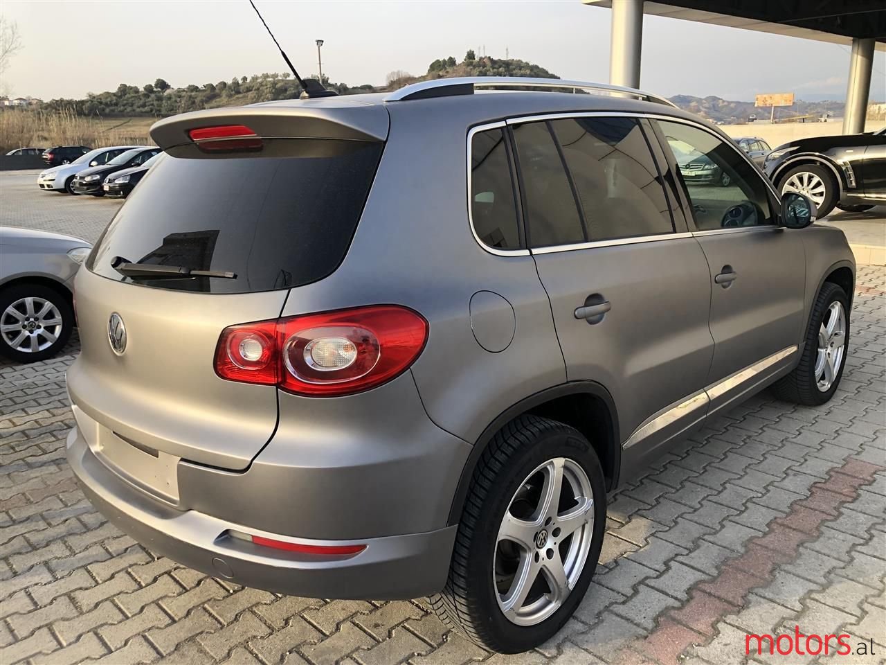 2008' Volkswagen Tiguan photo #5