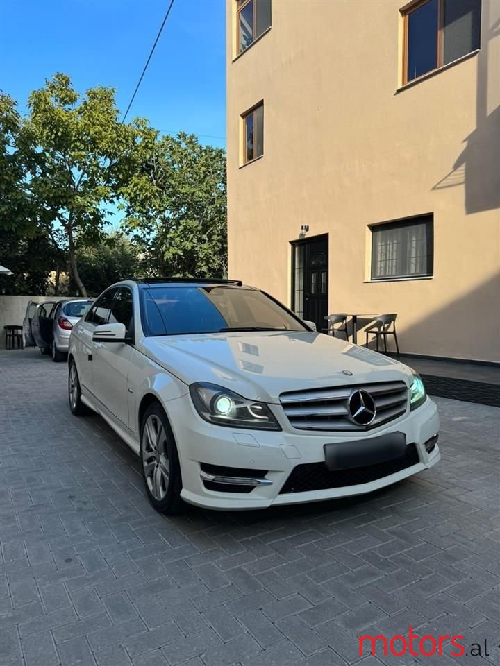 2012' Mercedes-Benz C 220 photo #1