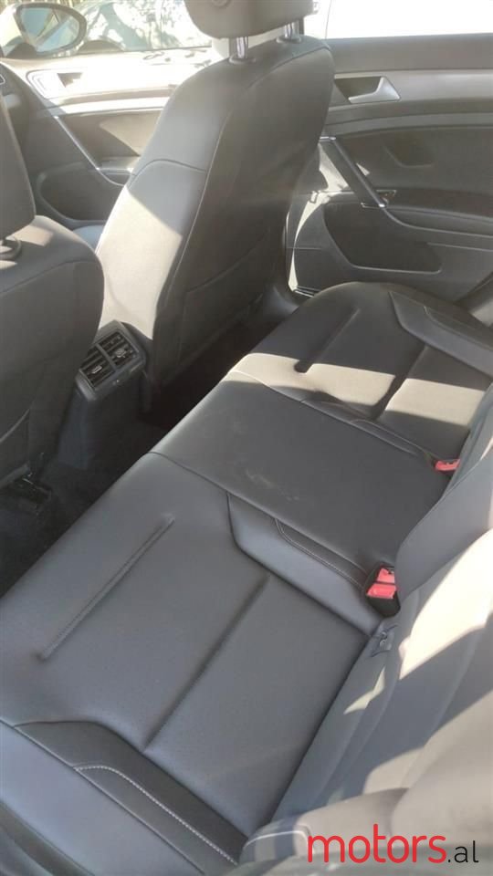 2016' Volkswagen Golf photo #6