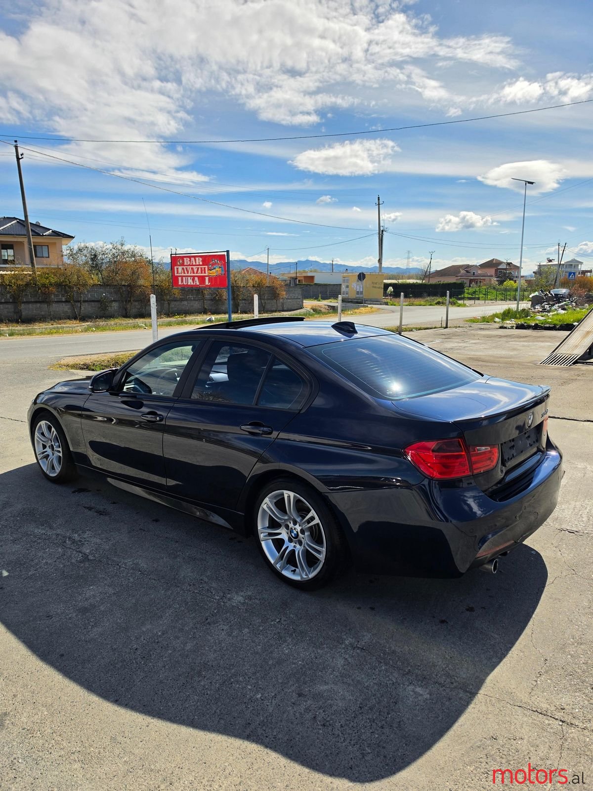 2014' BMW 320 photo #1