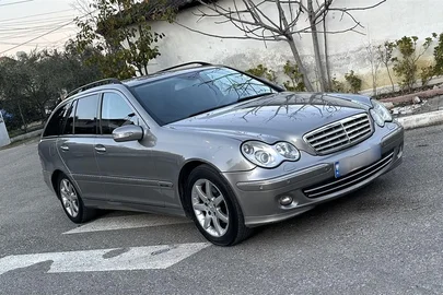 2006' Mercedes-Benz C 220