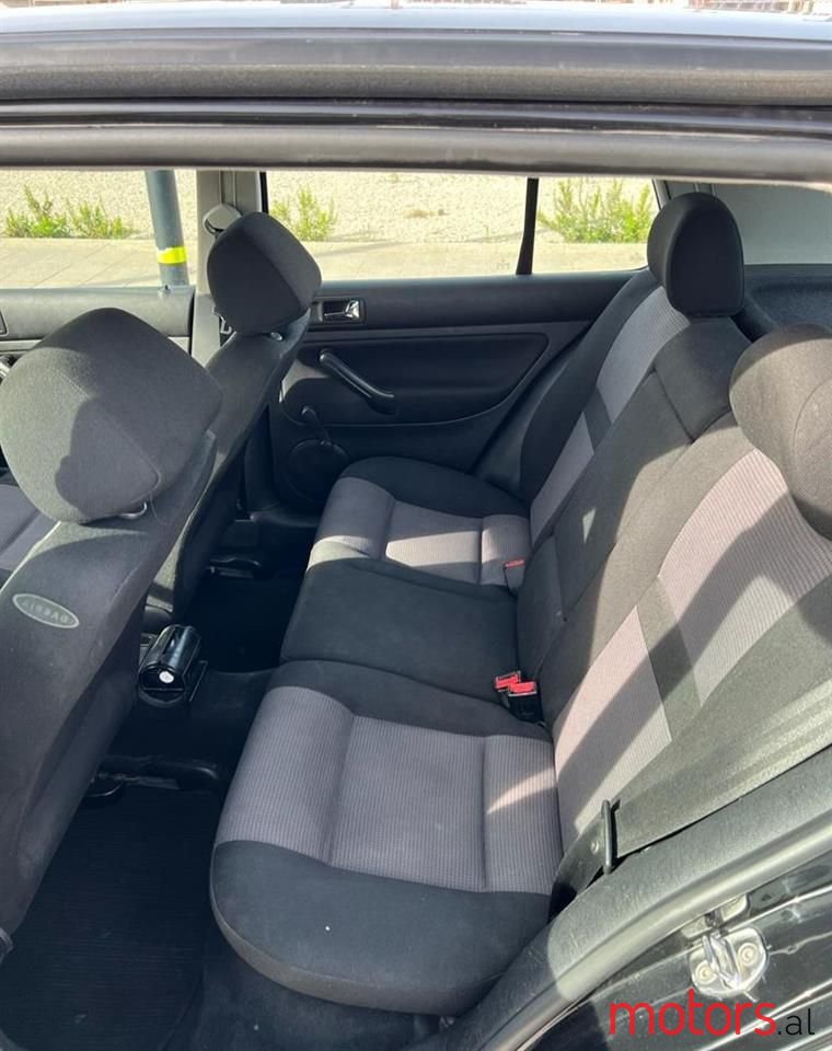 2000' Volkswagen Golf photo #4