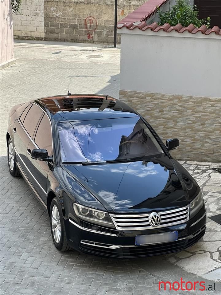 2012' Volkswagen Phaeton photo #2