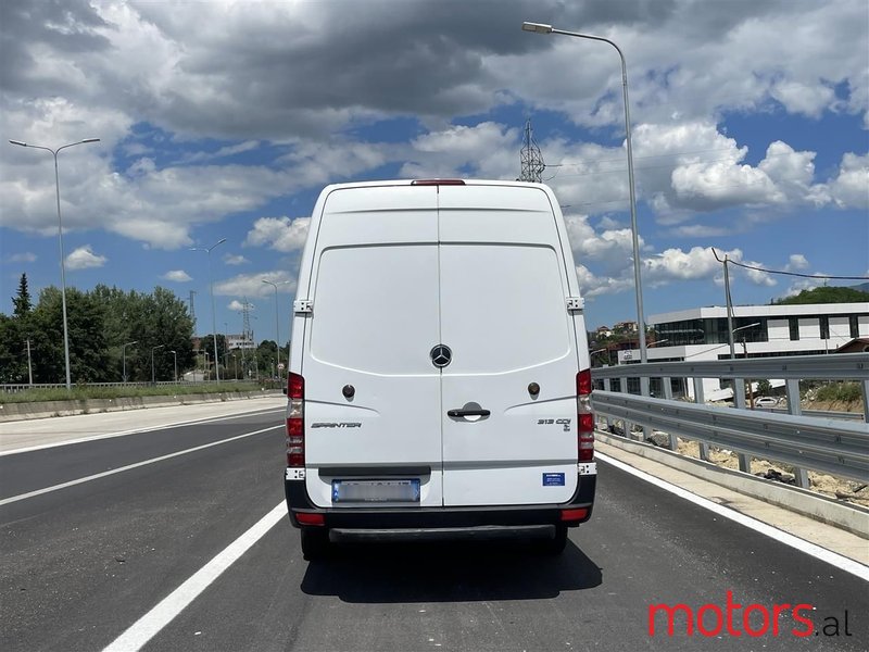 2014' Mercedes-Benz Sprinter photo #5