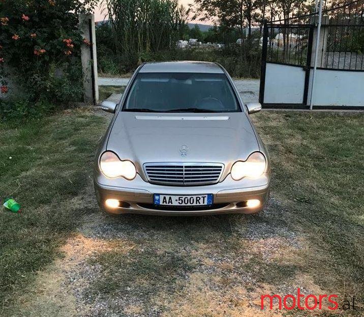 2002' Mercedes-Benz C 220 photo #1