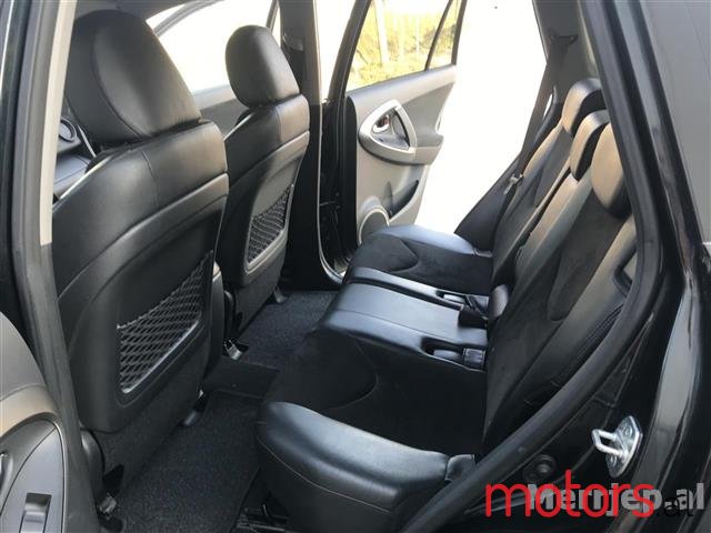 2010' Toyota RAV4 photo #7