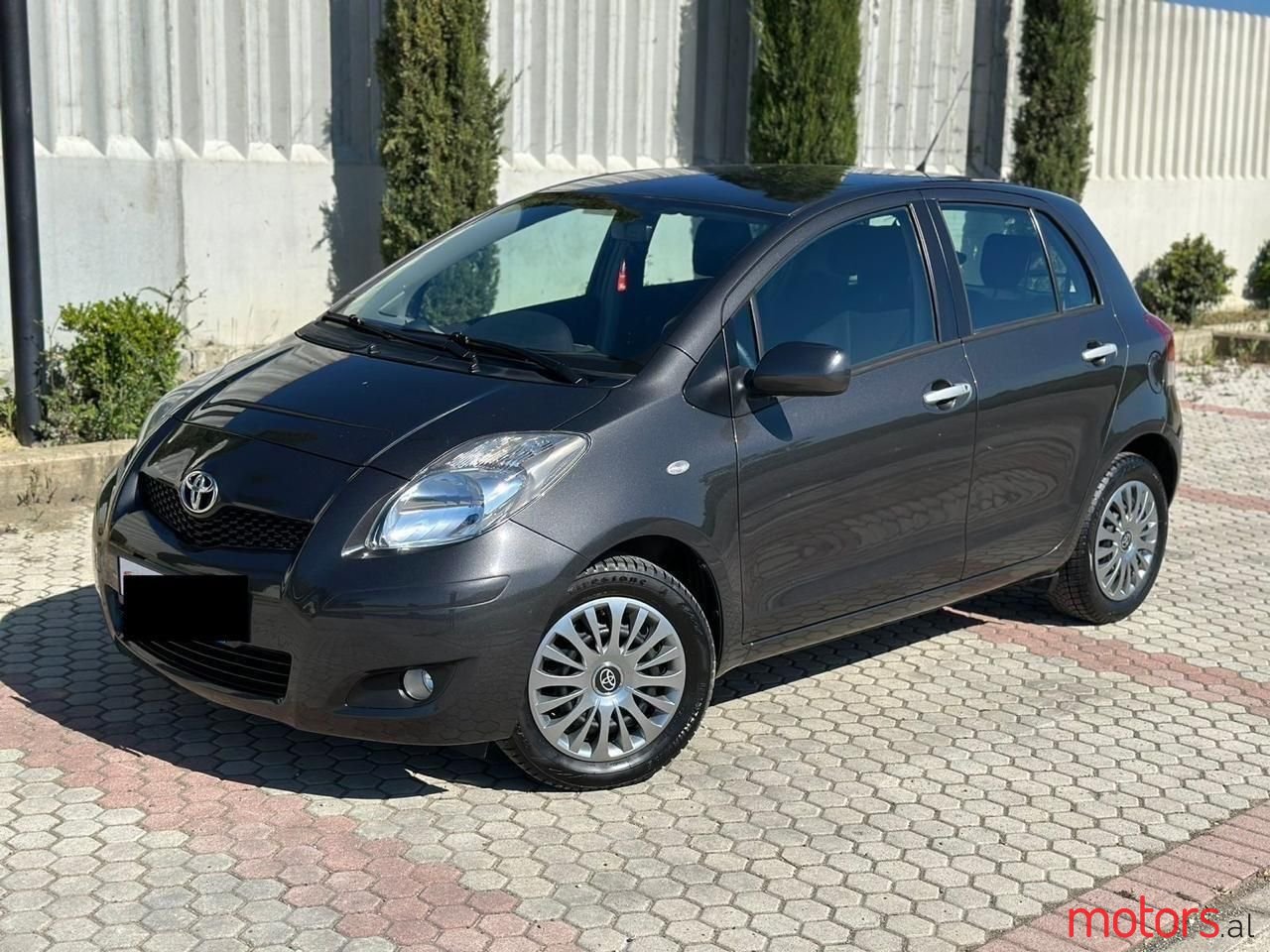 2011' Toyota Yaris photo #6