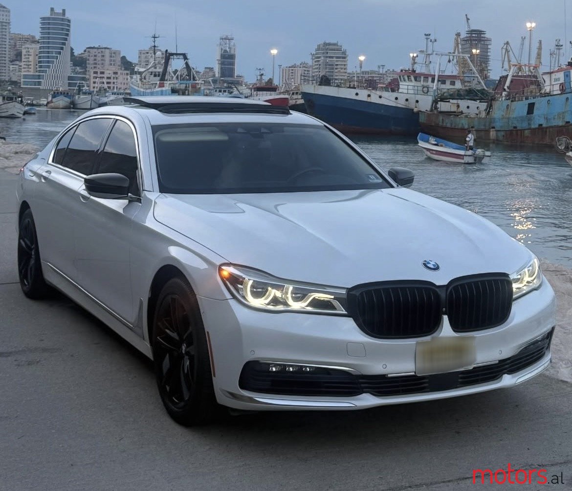 2017' BMW 750 photo #1