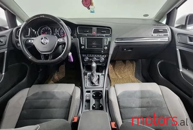 2016' Volkswagen Golf photo #5