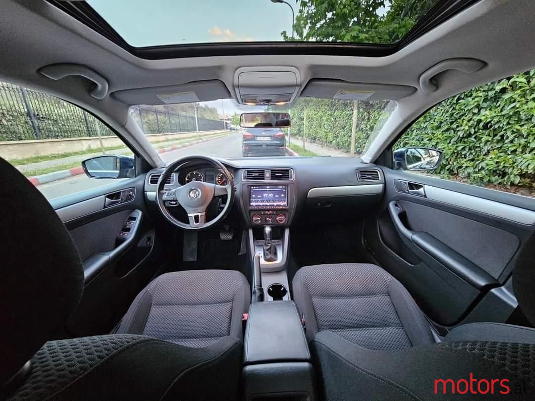 2014' Volkswagen Jetta photo #5