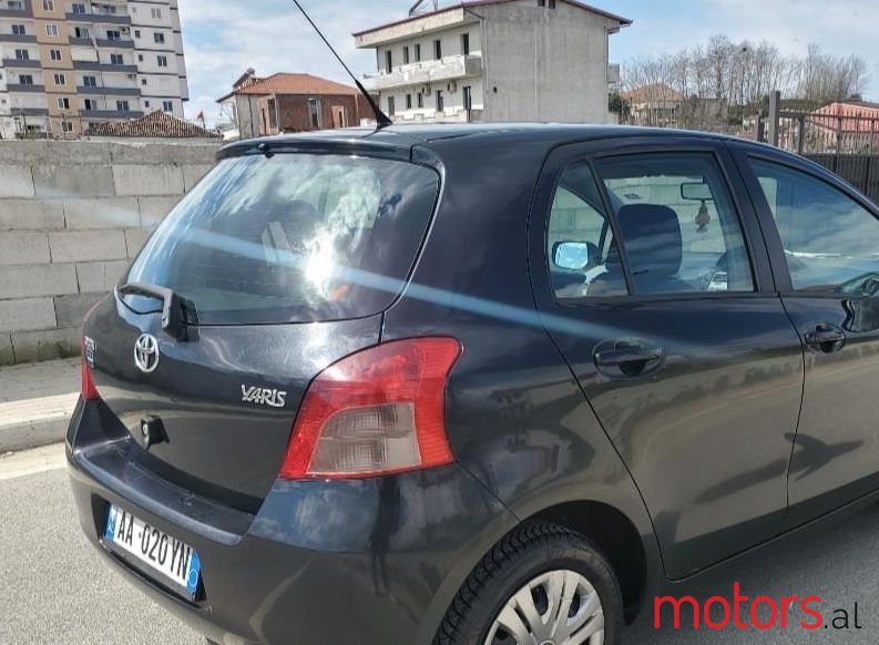 2006' Toyota Yaris photo #3