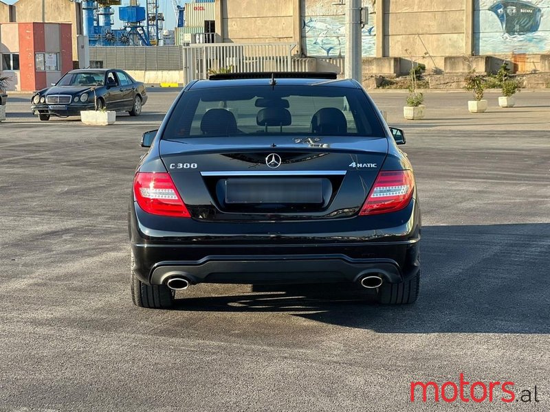 2012' Mercedes-Benz C 300 photo #5