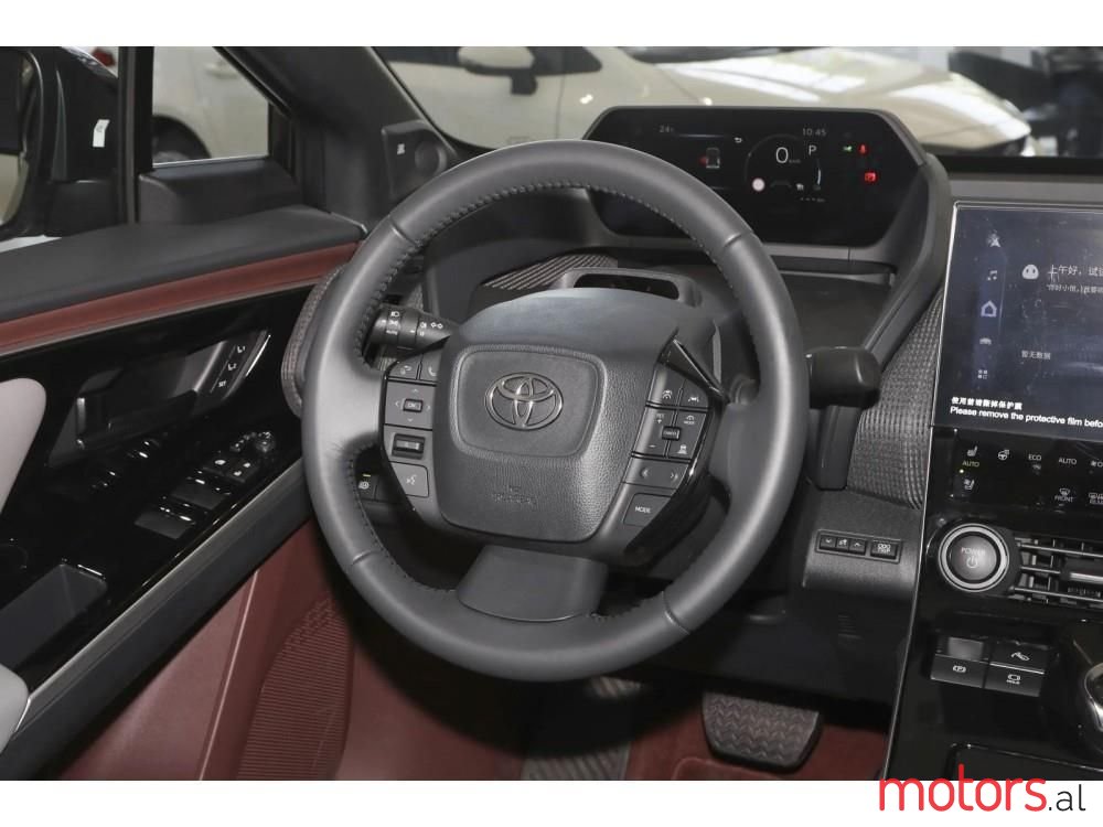 2023' Toyota RAV4 photo #3