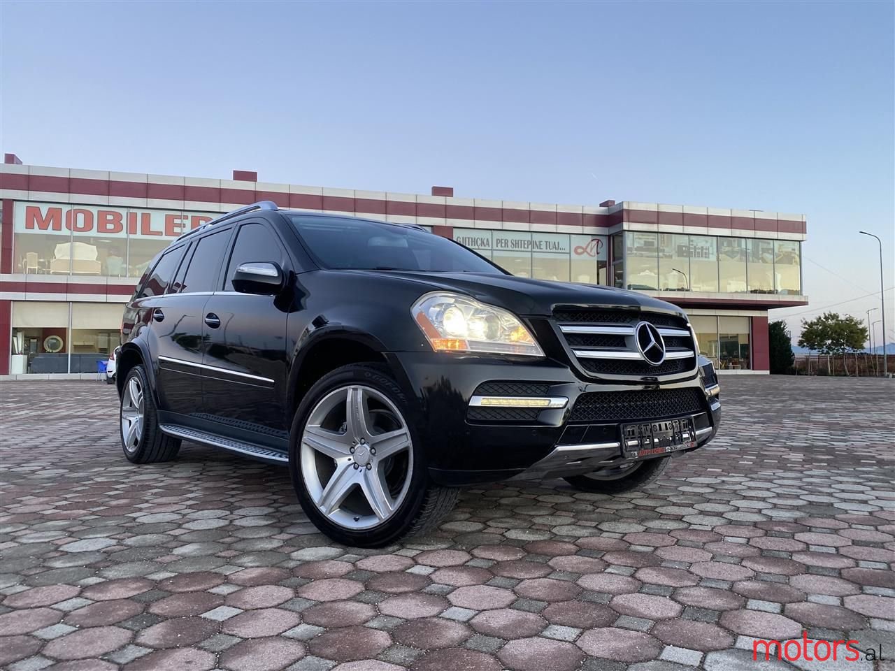2010' Mercedes-Benz GL 55 AMG photo #2