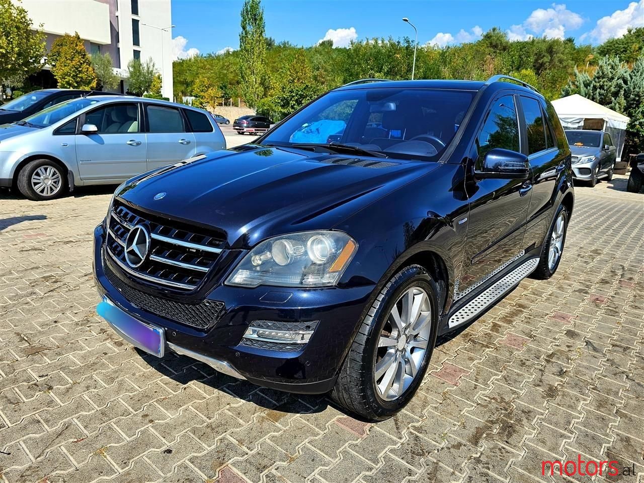 2011' Mercedes-Benz 350 photo #1