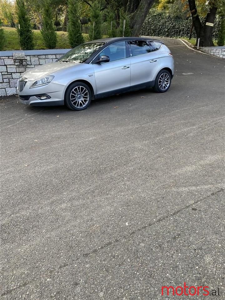 2010' Lancia Delta photo #1