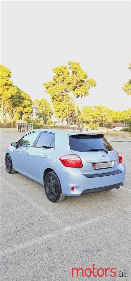 2010' Toyota Auris photo #4