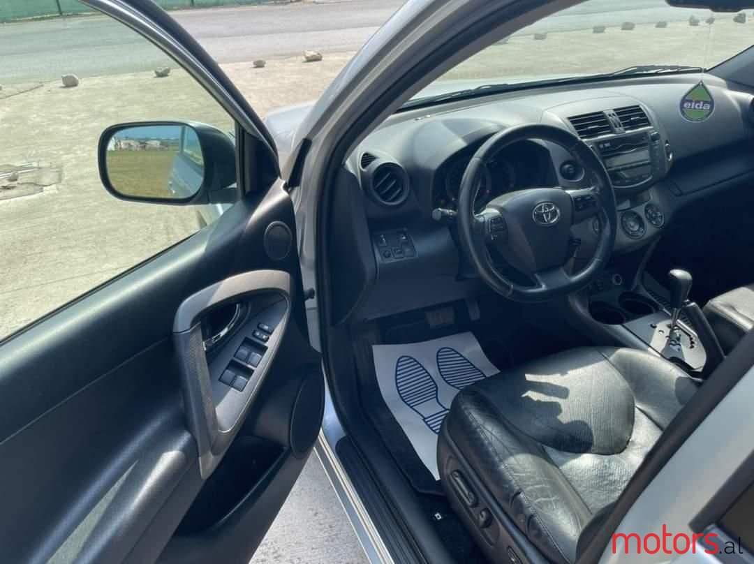 2010' Toyota RAV4 photo #2