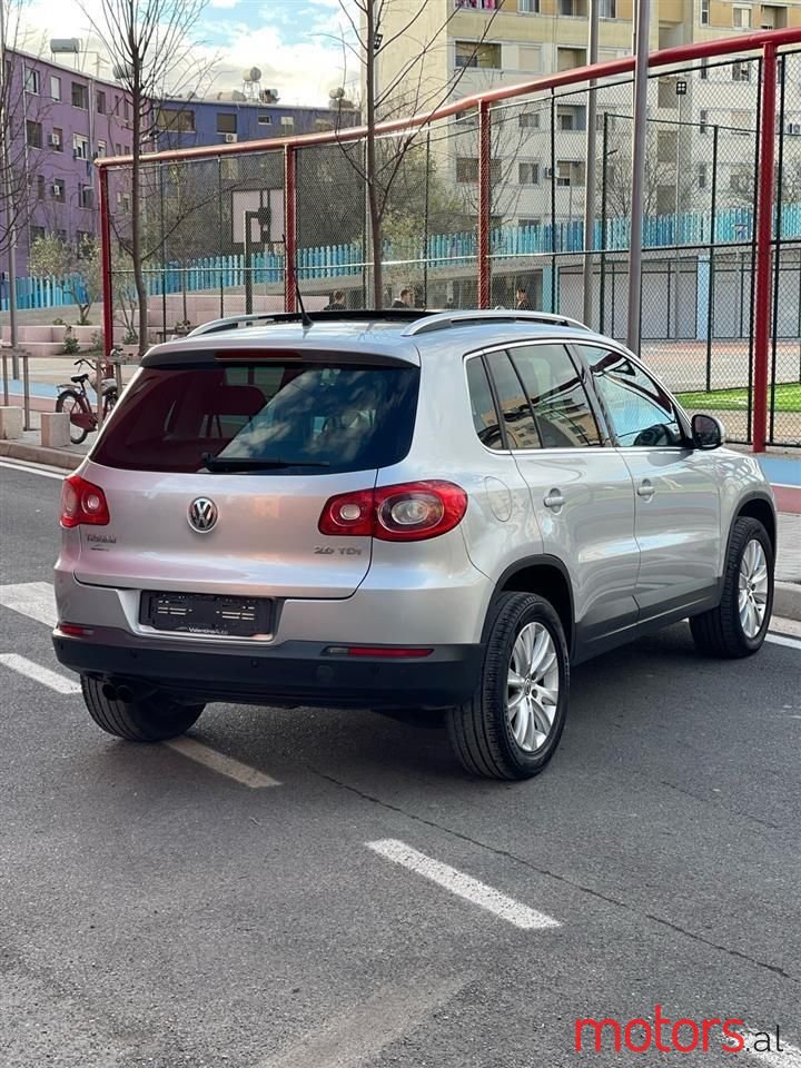 2008' Volkswagen Tiguan photo #2