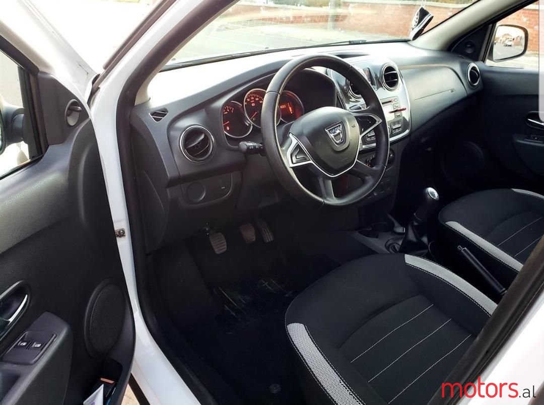 2017' Dacia Sandero photo #5