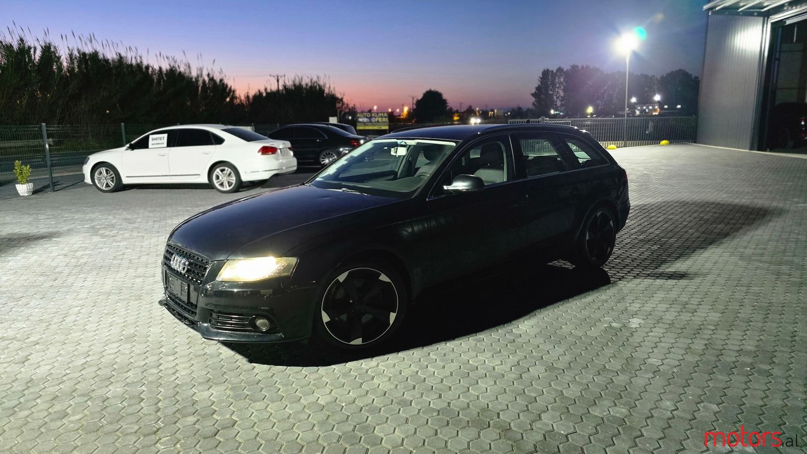 2010' Audi A4 photo #2
